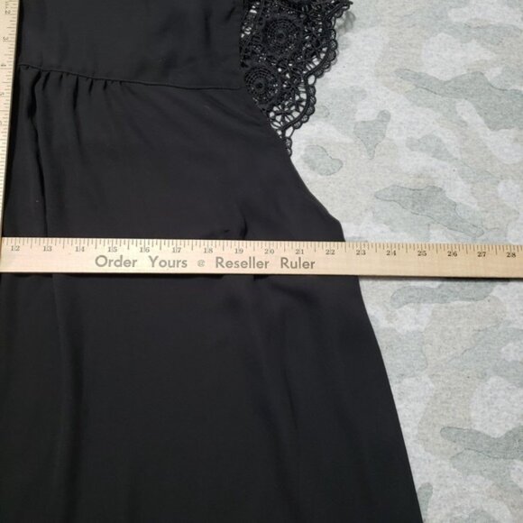 Torrid Top Womens 2 Black V-Neck Pullover Sleeveless NWT - Picture 12 of 13